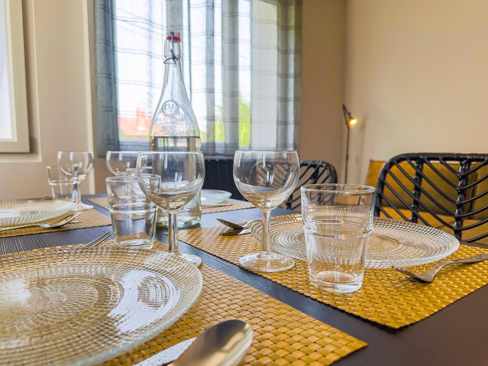 Serenity Suite Vénissieux Екстериор снимка