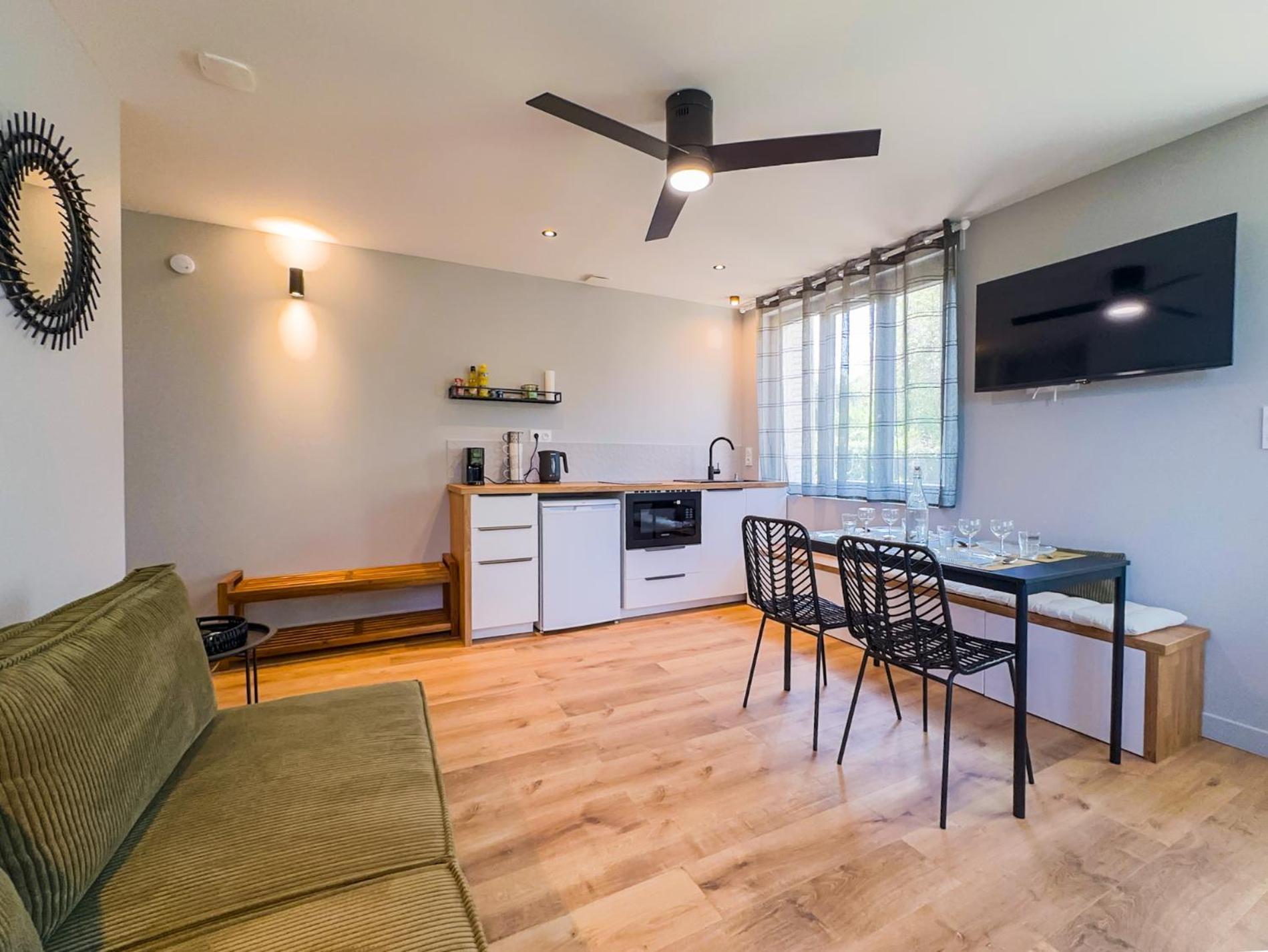 Serenity Suite Vénissieux Екстериор снимка