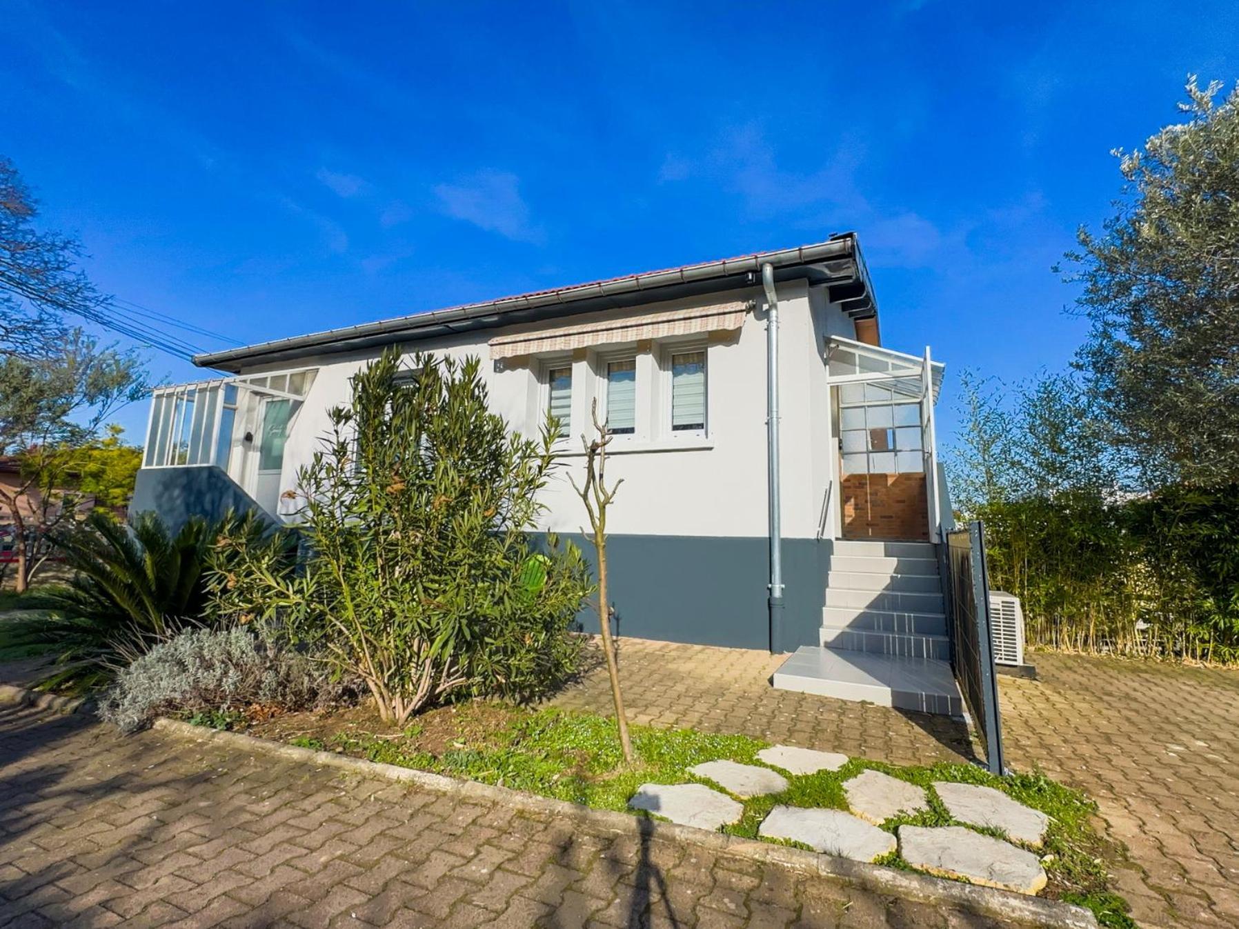 Serenity Suite Vénissieux Екстериор снимка